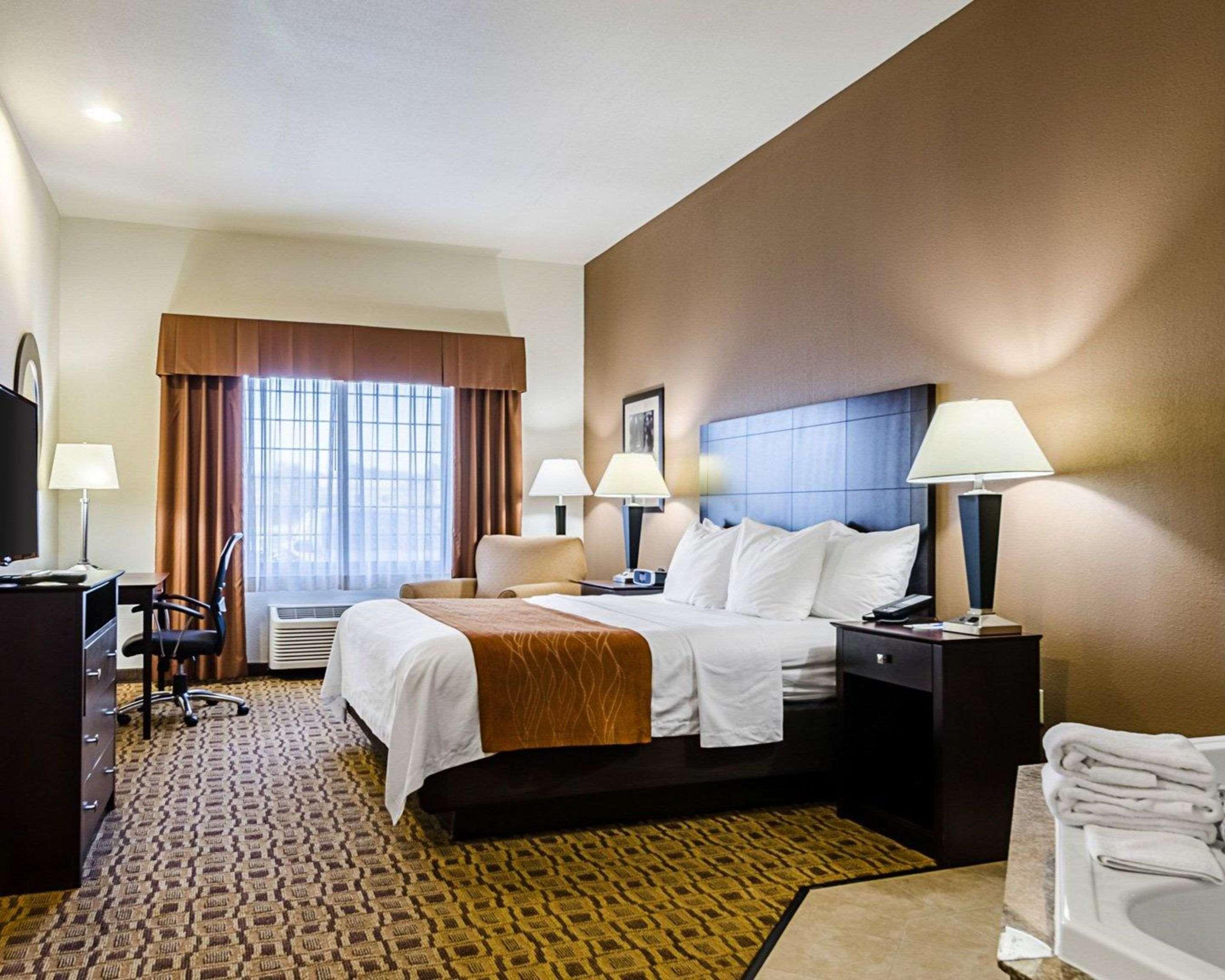 Comfort Inn & Suites Lawrence - University Area Dış mekan fotoğraf