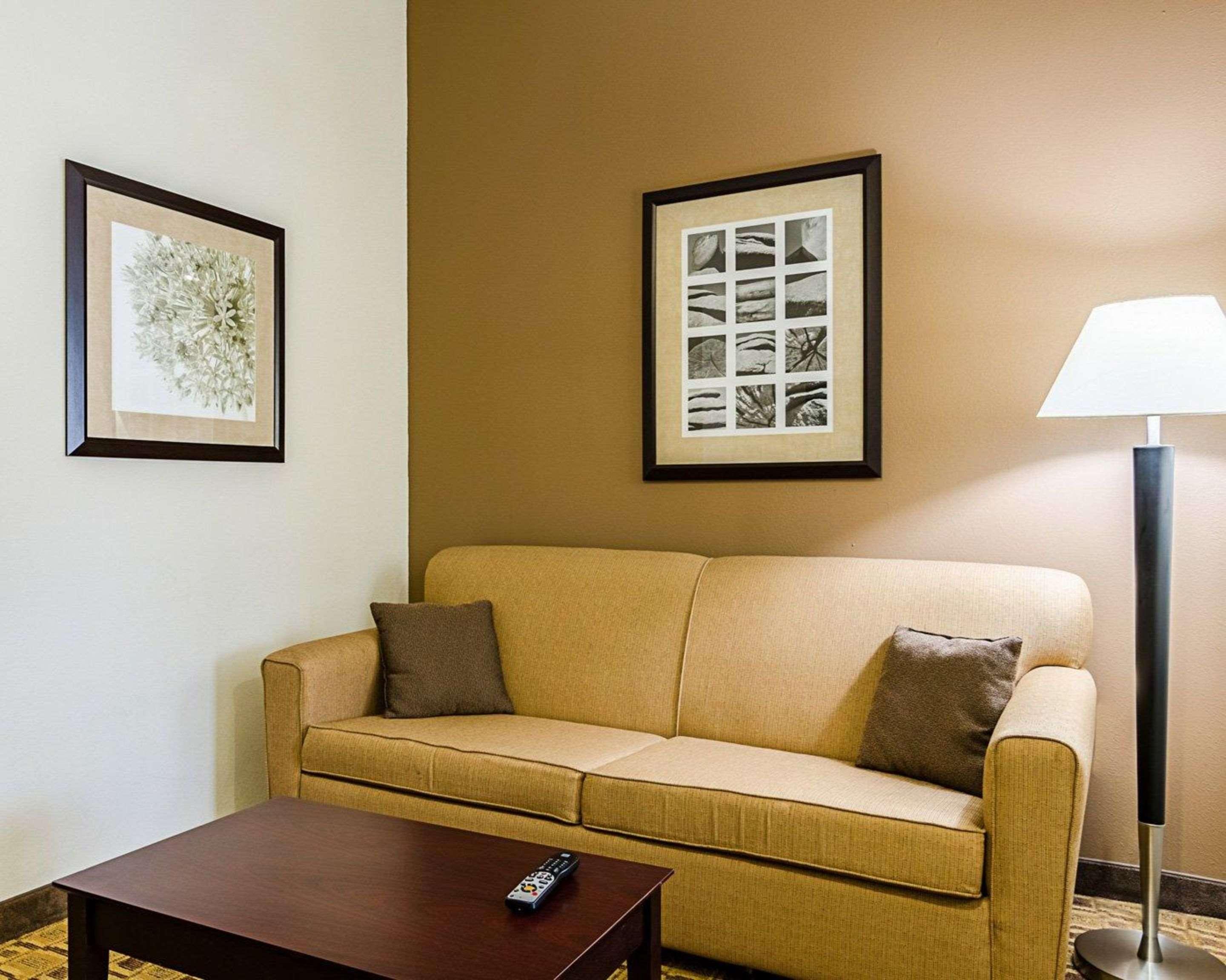 Comfort Inn & Suites Lawrence - University Area Dış mekan fotoğraf