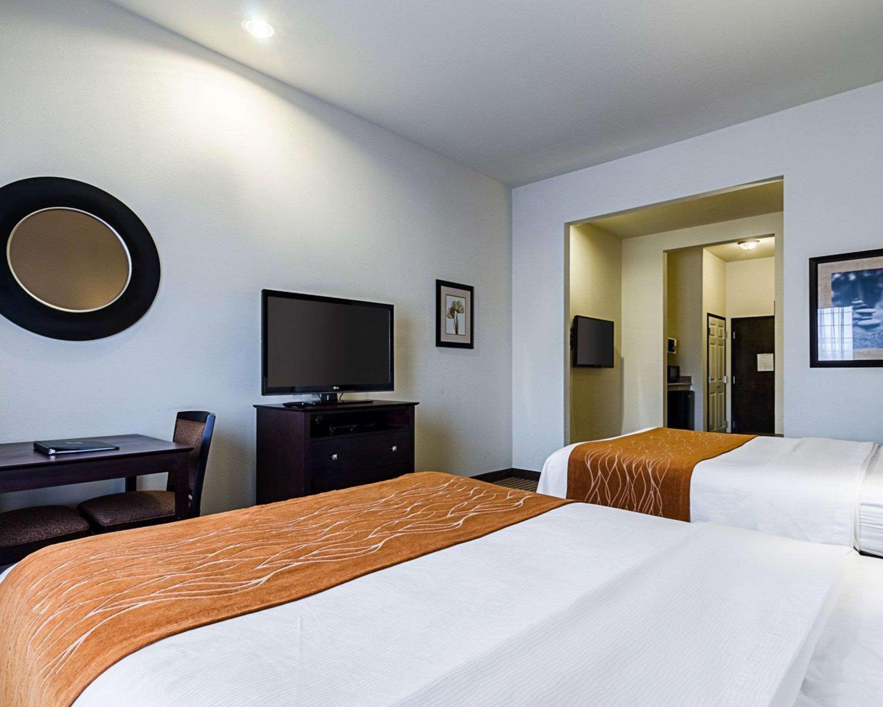 Comfort Inn & Suites Lawrence - University Area Dış mekan fotoğraf