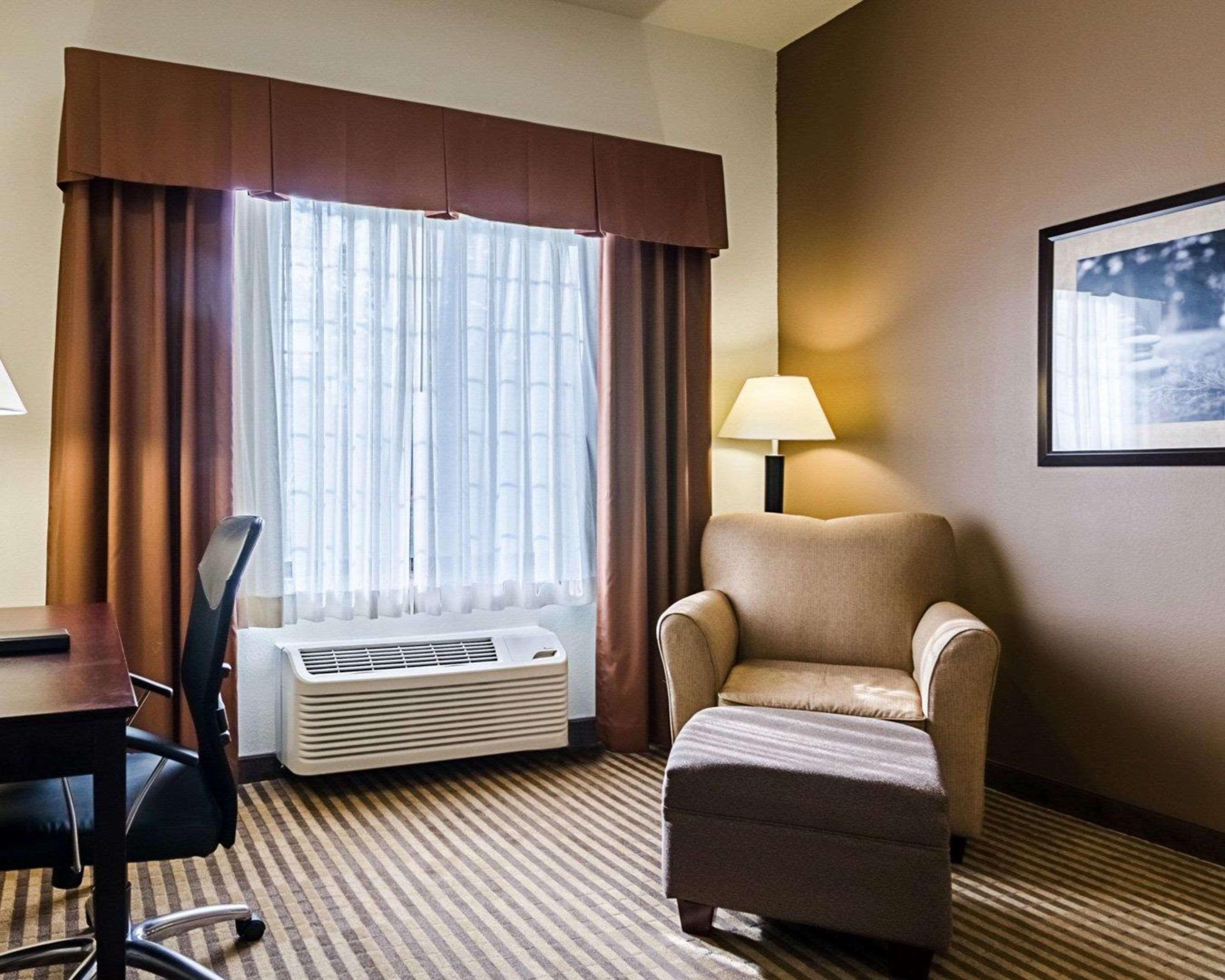 Comfort Inn & Suites Lawrence - University Area Dış mekan fotoğraf