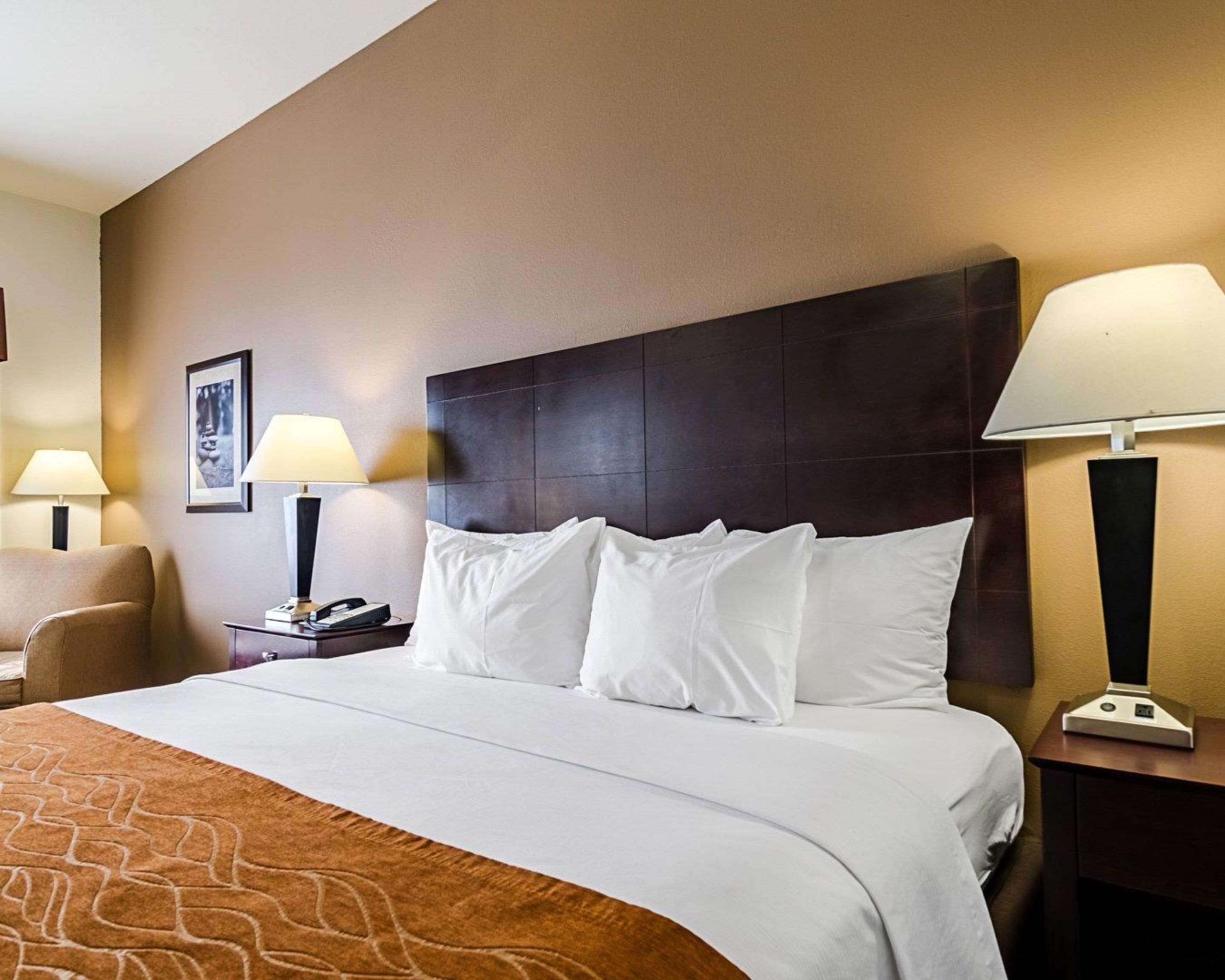 Comfort Inn & Suites Lawrence - University Area Dış mekan fotoğraf