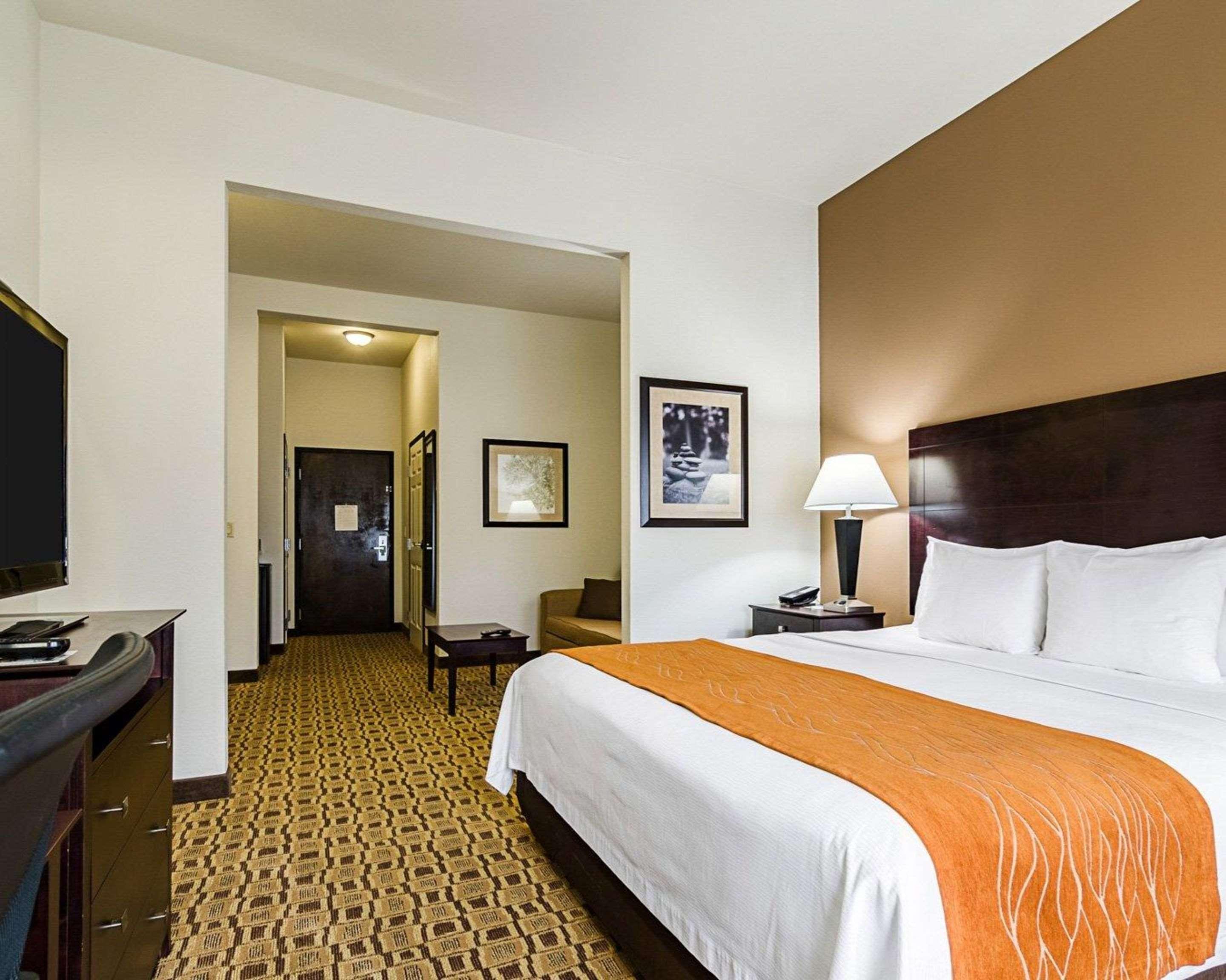 Comfort Inn & Suites Lawrence - University Area Dış mekan fotoğraf