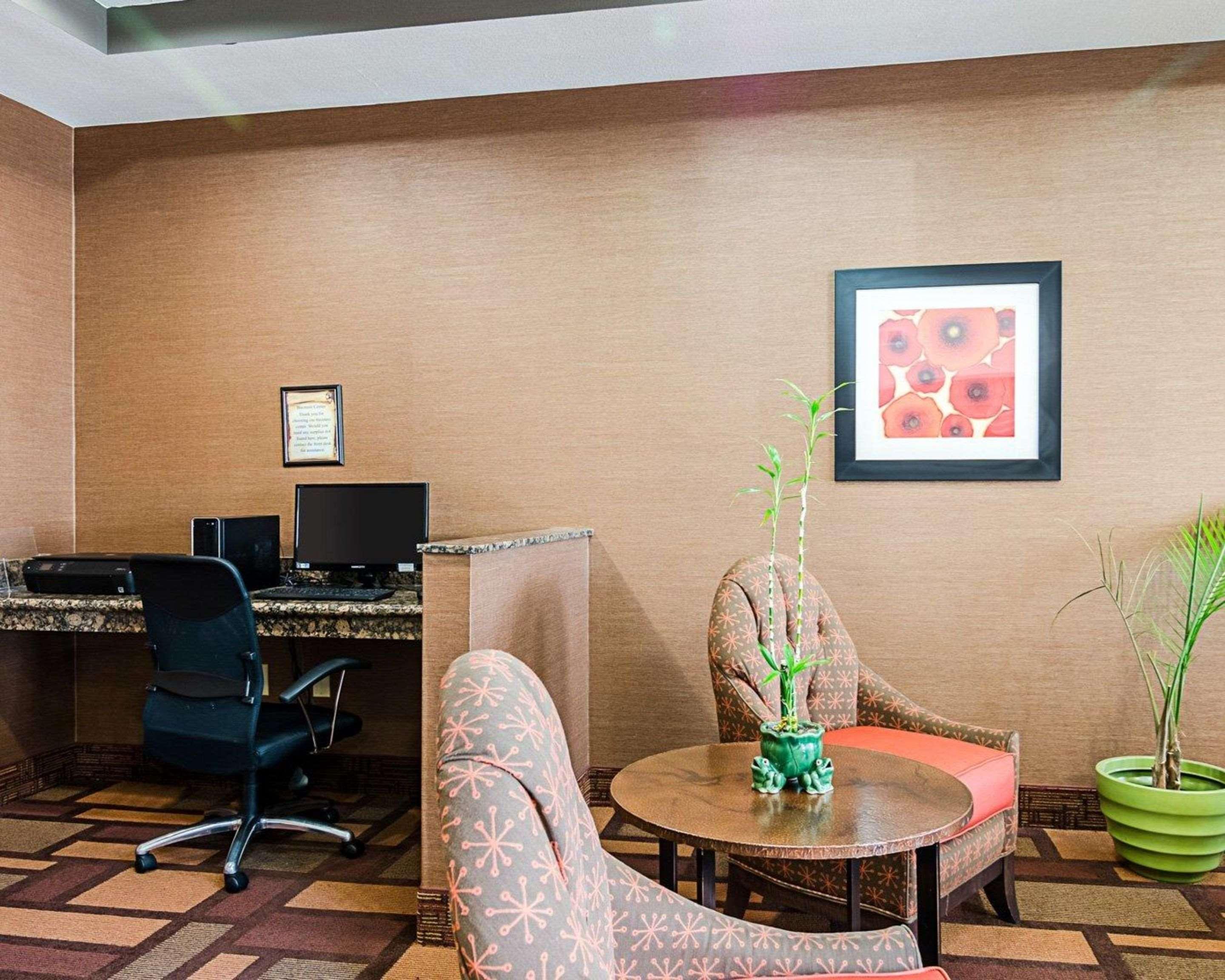 Comfort Inn & Suites Lawrence - University Area Dış mekan fotoğraf
