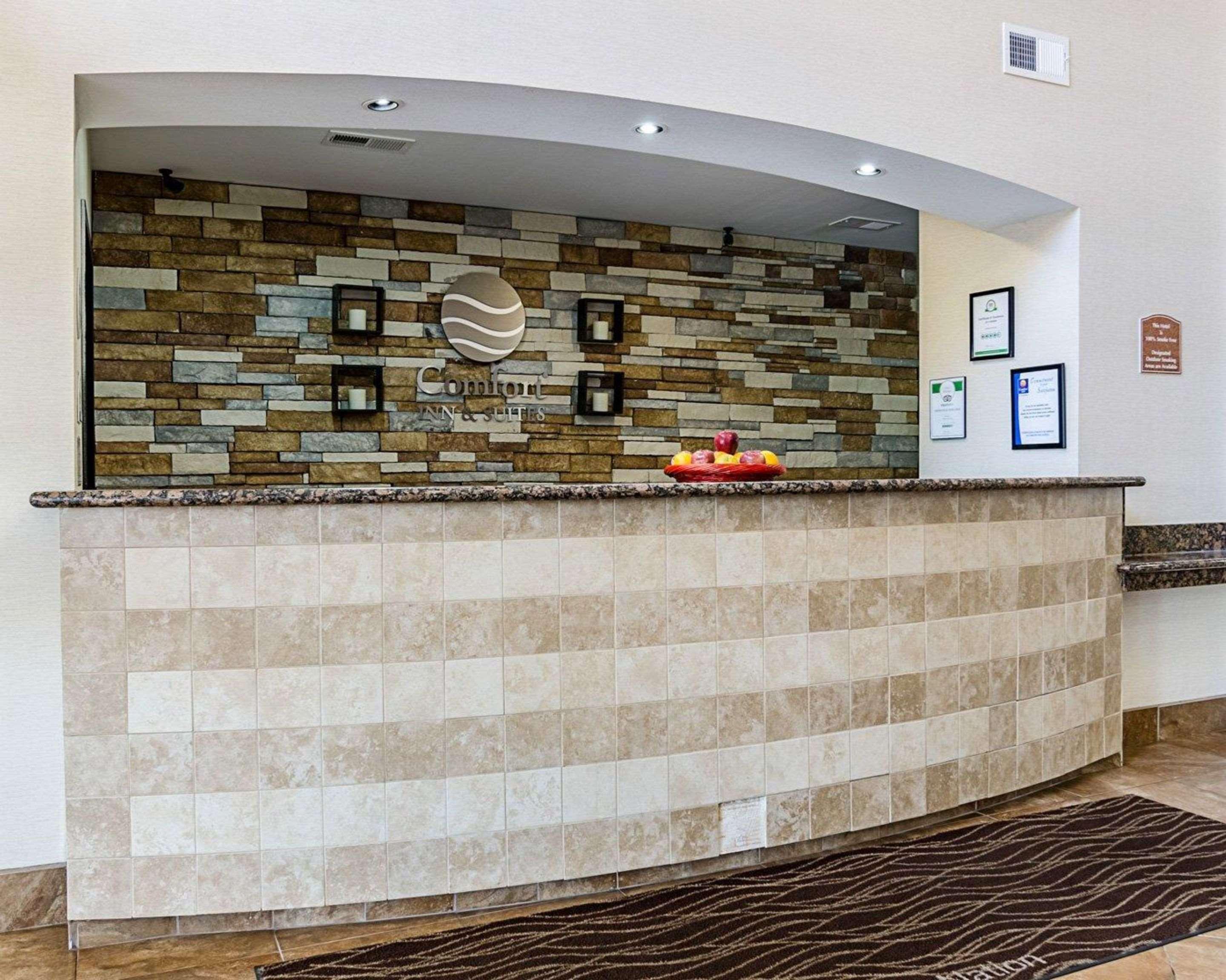 Comfort Inn & Suites Lawrence - University Area Dış mekan fotoğraf