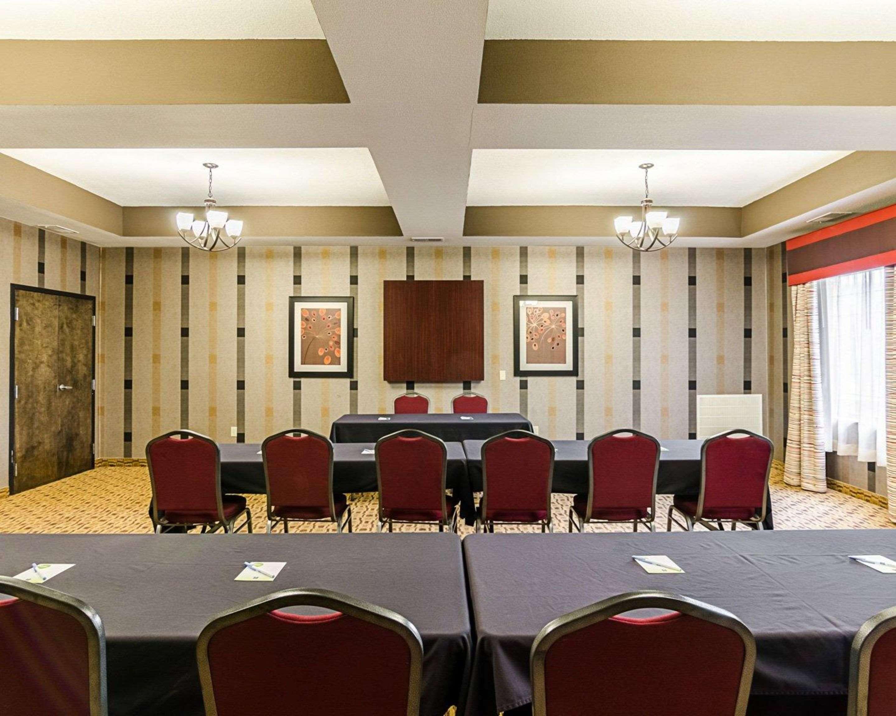 Comfort Inn & Suites Lawrence - University Area Dış mekan fotoğraf