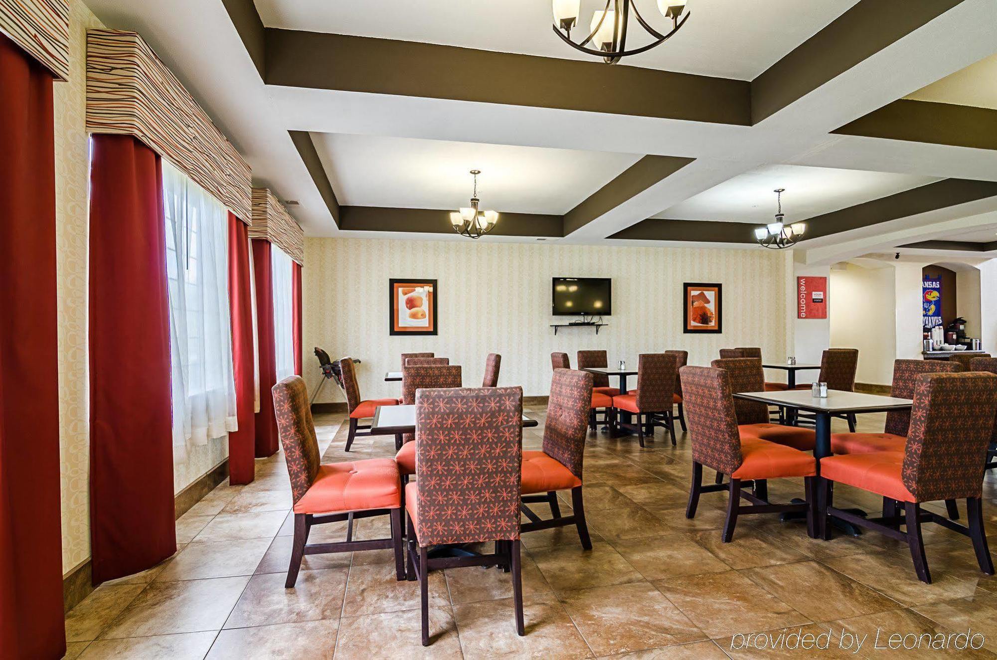 Comfort Inn & Suites Lawrence - University Area Dış mekan fotoğraf